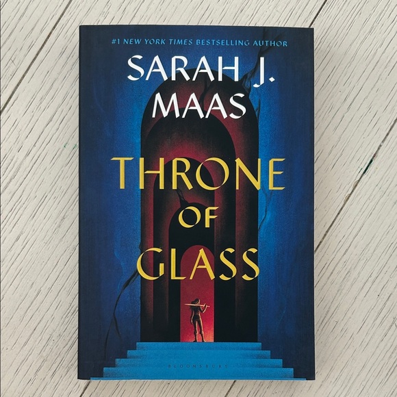 Throne of Glass Book by Sarah J. Maas - Picture 1 of 1